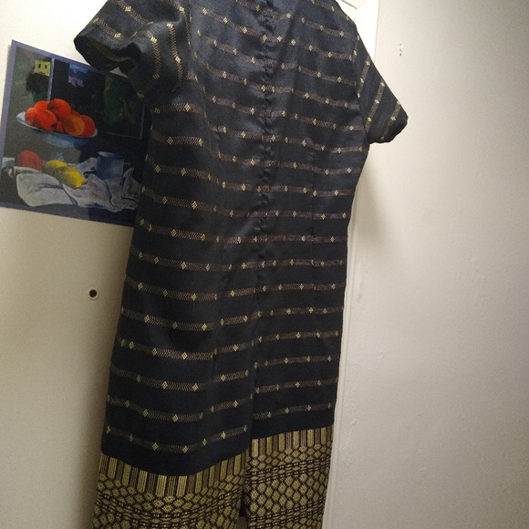 Thai Silk dress - Picture 2 of 11